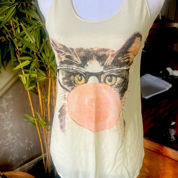 Lost and Found kitty cat blowing bubble tank top small NWT - Picture 7 of 9